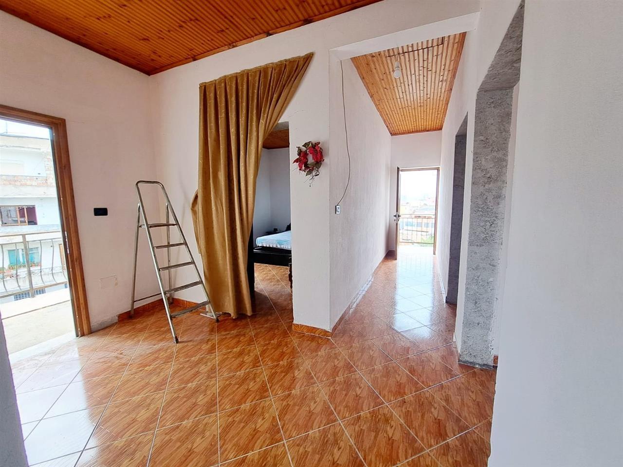 Kavaje,shtepi 2 kateshe(+podrum),lagjia”Sharre’.