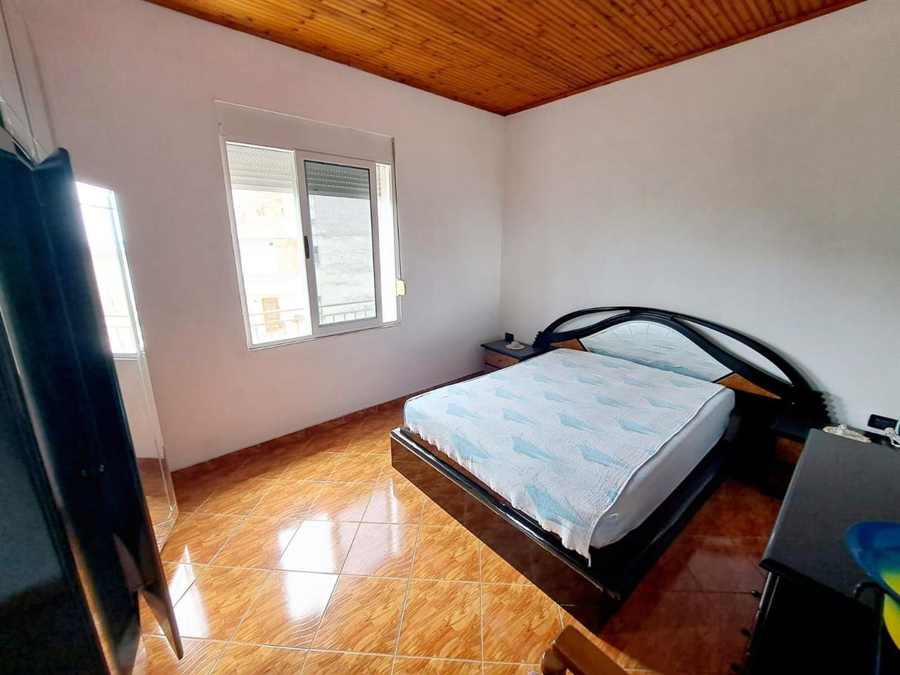 Kavaje,shtepi 2 kateshe(+podrum),lagjia”Sharre’.