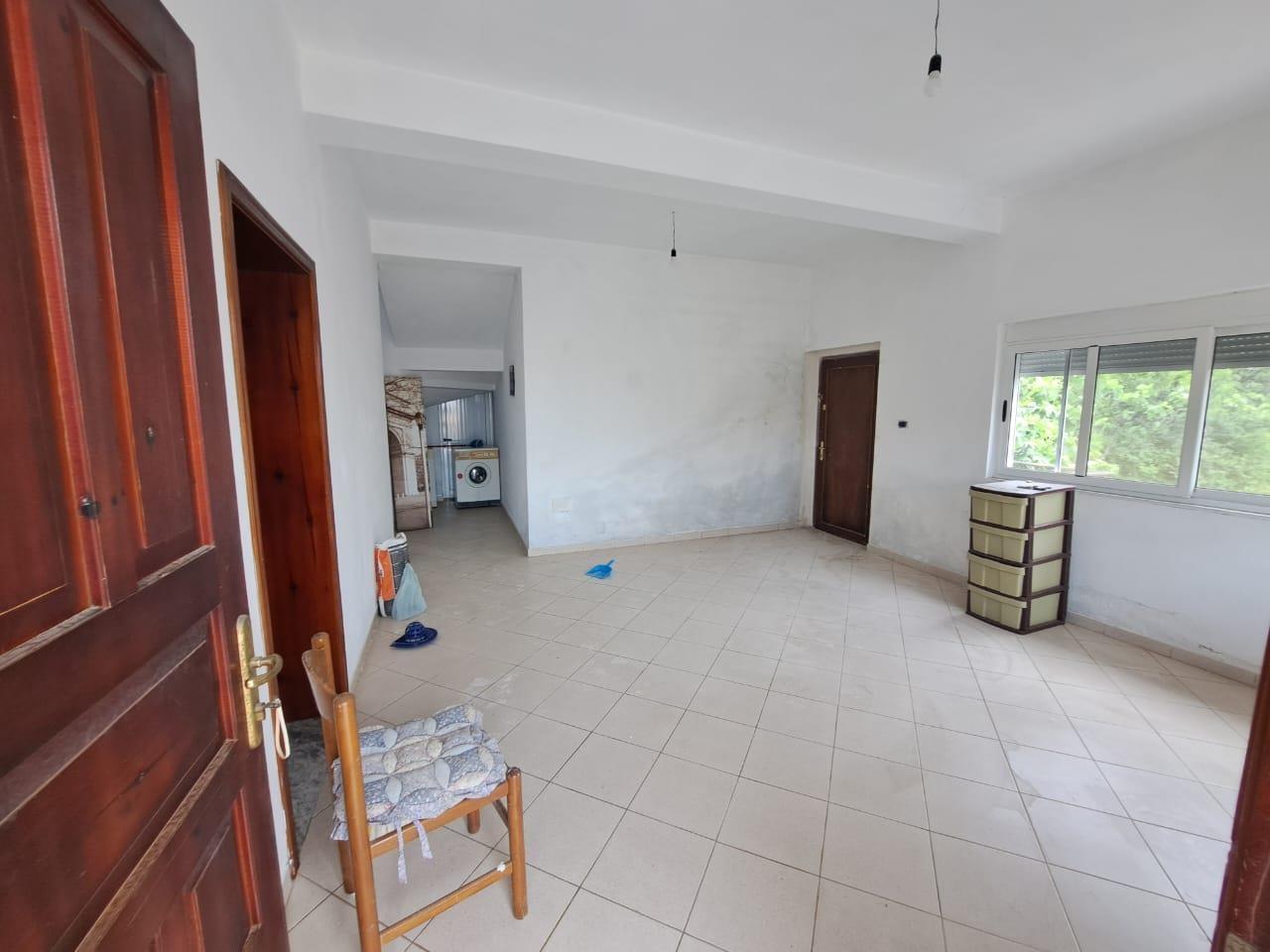 Kavaje,shtepi 2 kateshe(+podrum),lagjia”Sharre’.