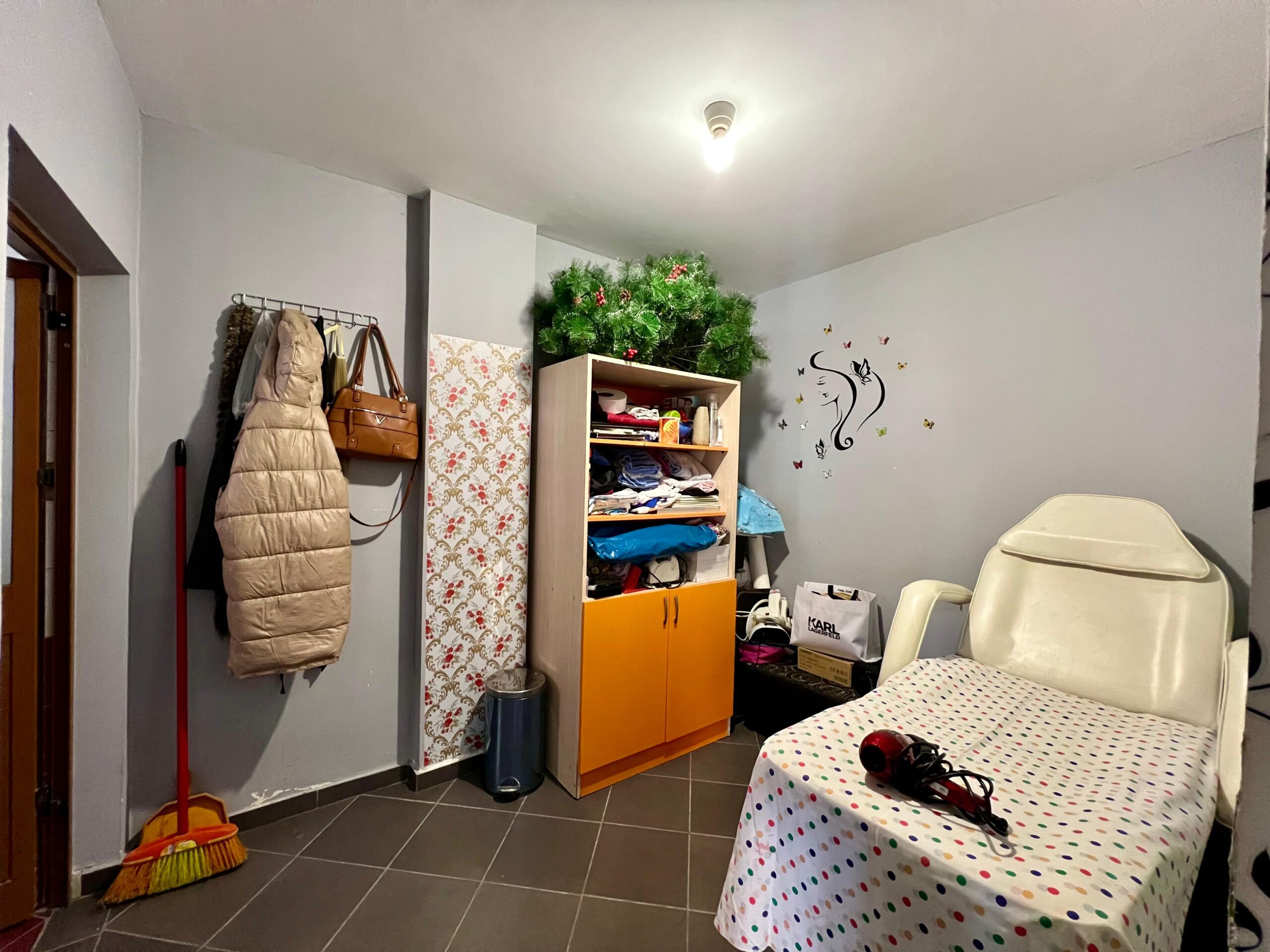 Shitet, Ambient, “Ali Demi” – Tiranë 60.000 Euro