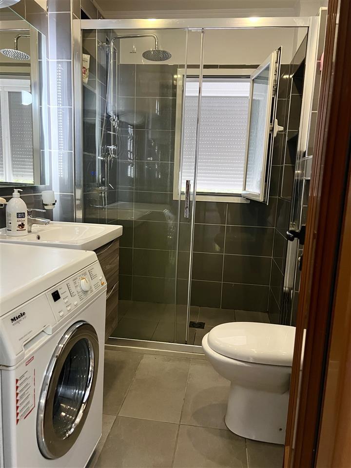 Rr.kavajes apartament me qera ditore