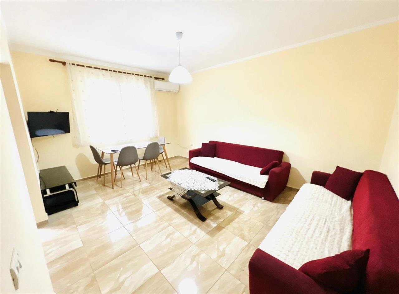 Rr.kavajes apartament me qera ditore