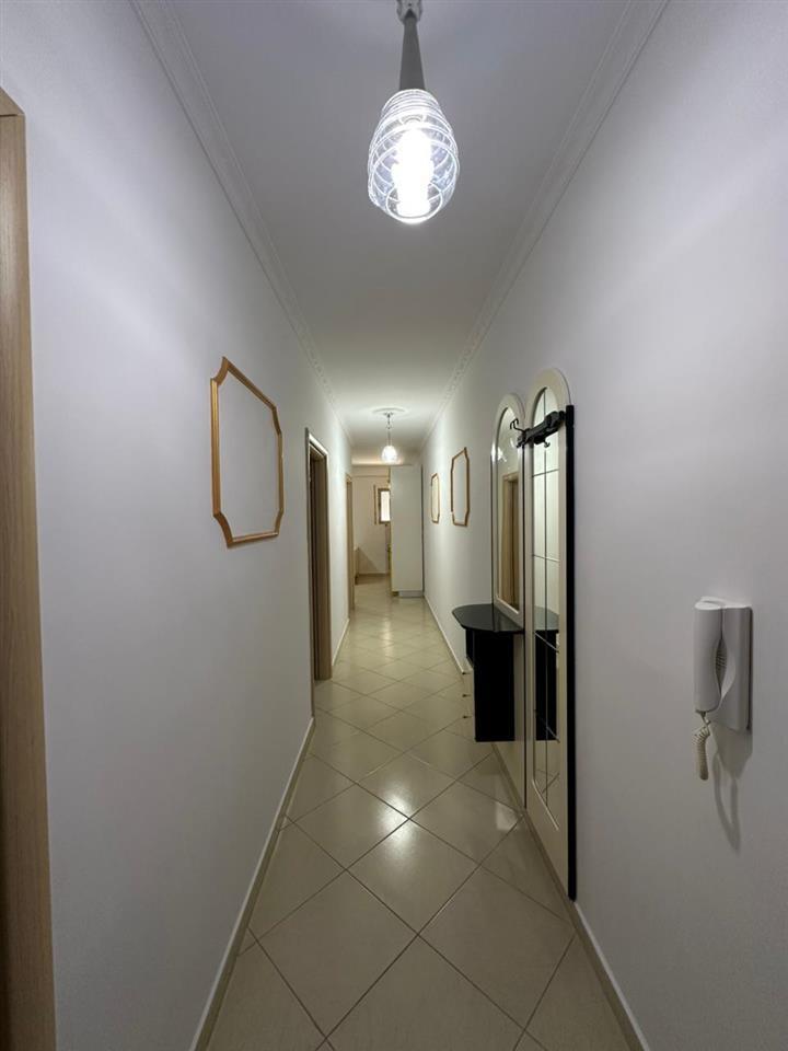 APARTAMENT ME QERA