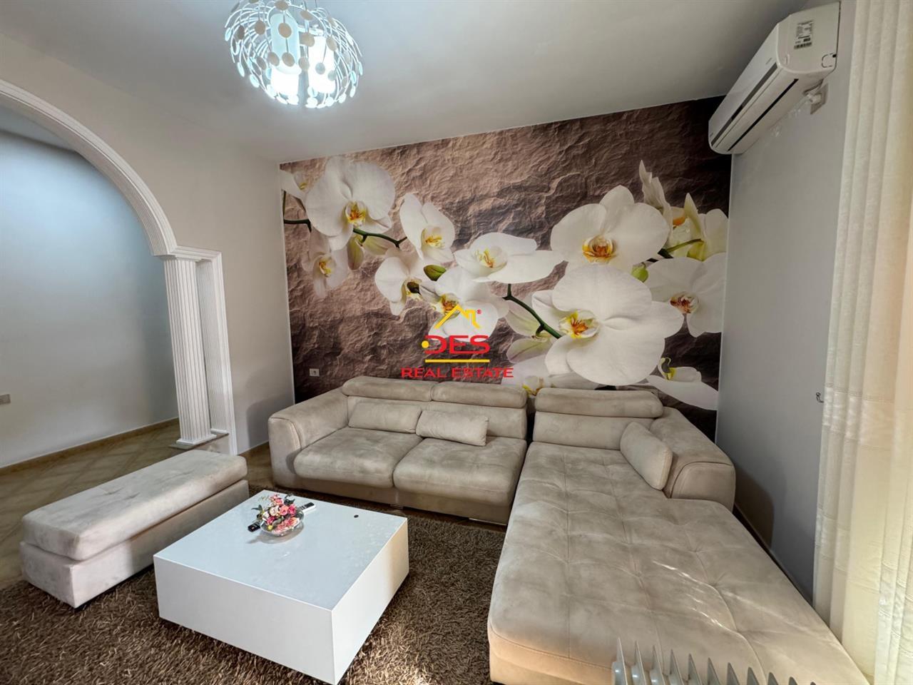 JEPET ME QIRA APARTAMENT 2+1 PRANË TEATRIT “PETRO MARKO” ,VL