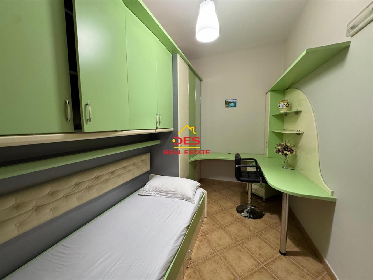 JEPET ME QIRA APARTAMENT 2+1 PRANË TEATRIT “PETRO MARKO” ,VL