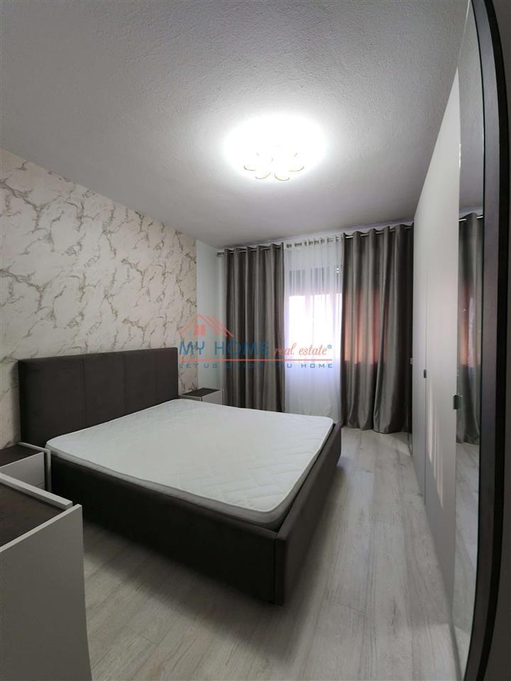 Apartament 1+1 me qera Komuna e Parisit ne Tirane