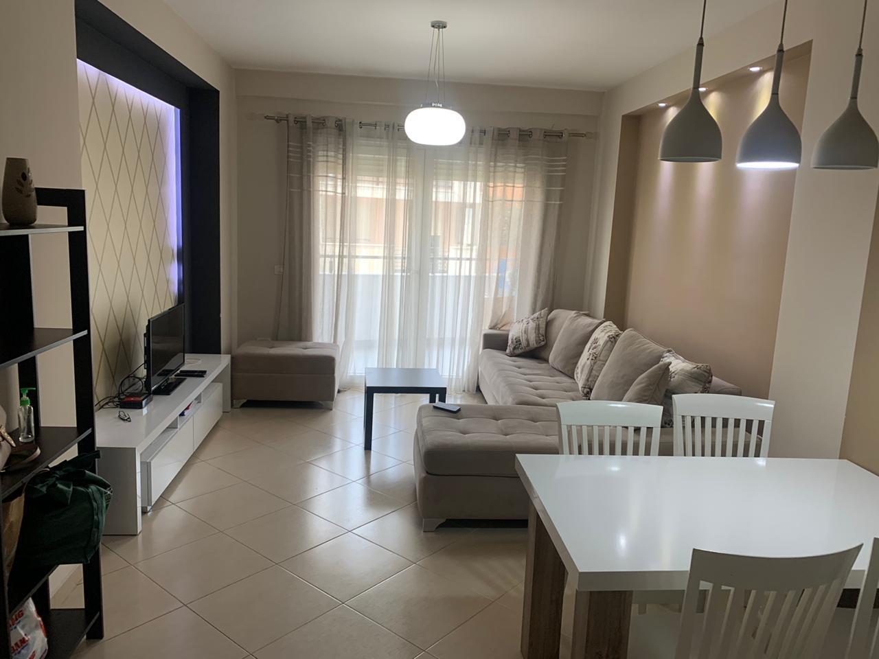 Komuna e Parisit me qera