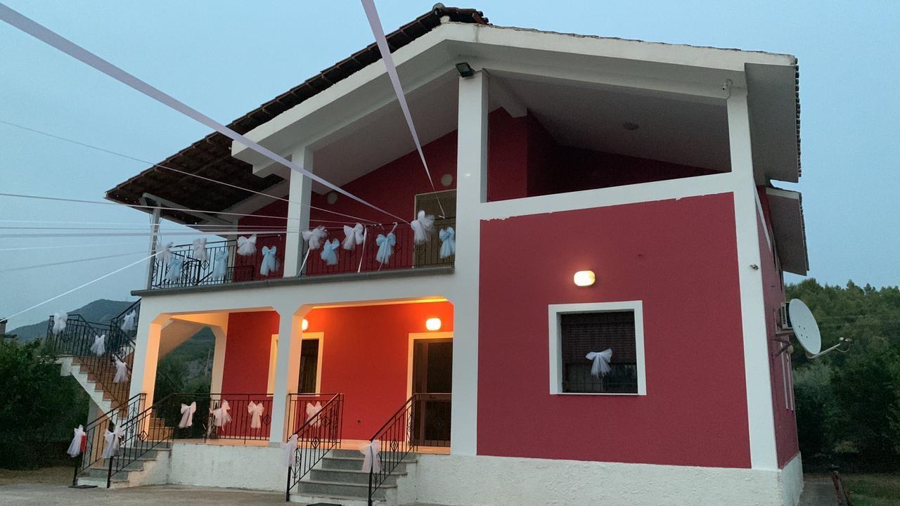 jepet shtepi ne lezh