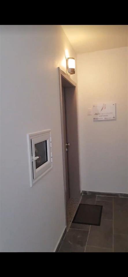 Ambjent biznesi (ish apartament me 3 dhoma)