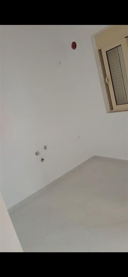 Ambjent biznesi (ish apartament me 3 dhoma)