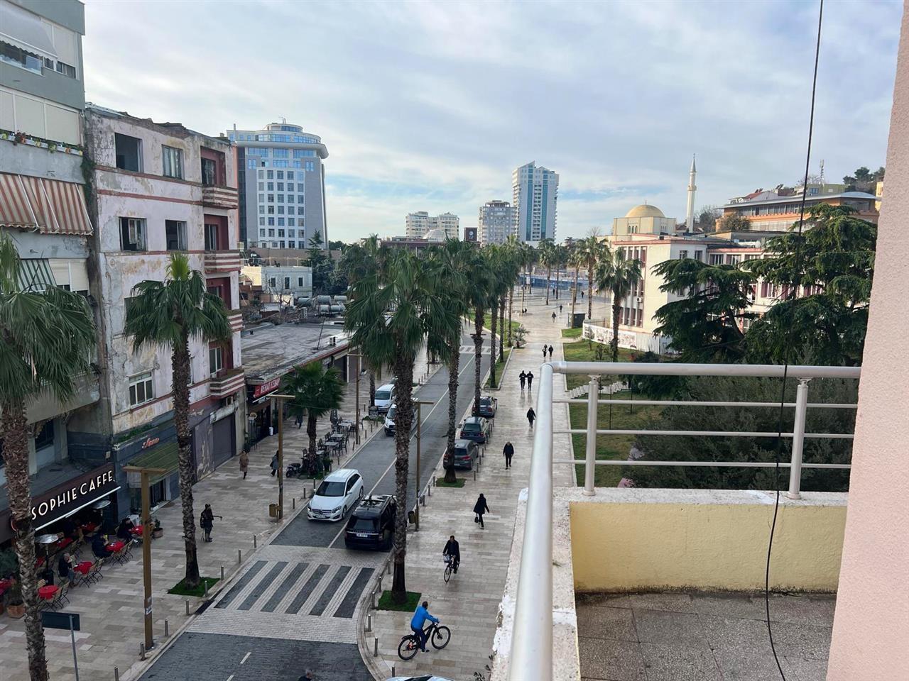 OKAZION – Apartament me Qera