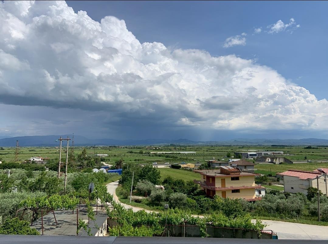 Agriturizem ose hotel potencial ne mes te natyrës