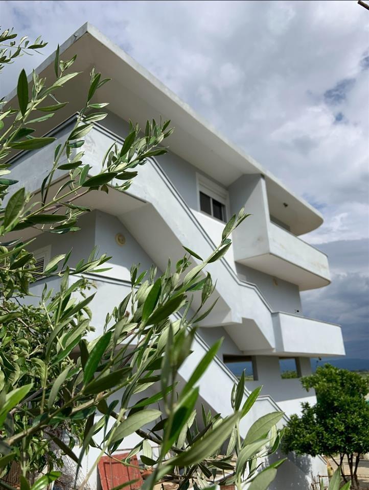 Agriturizem ose hotel potencial ne mes te natyrës