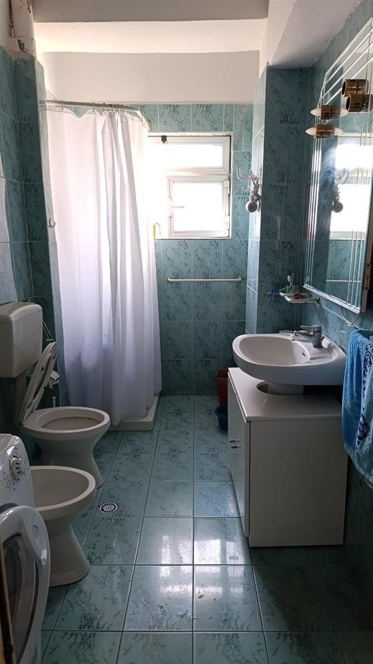 Jepet Apartament me Qera 2+1 Durres