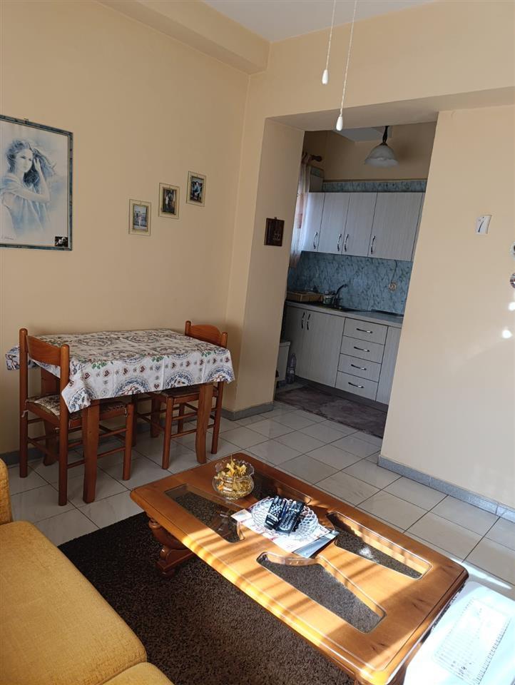 Jepet Apartament me Qera 2+1 Durres