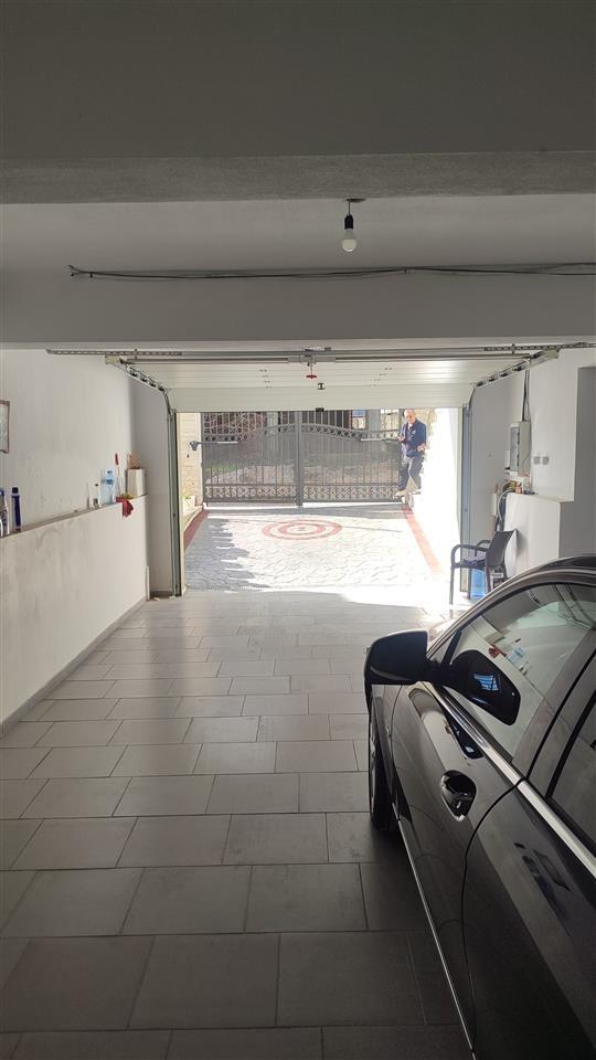 Shitet super vilë në lagjen 1 maj