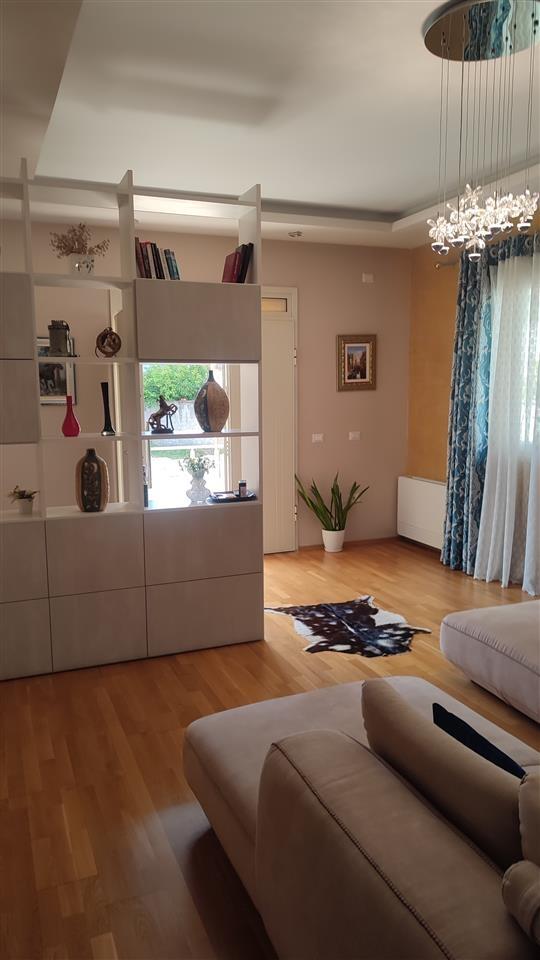 Shitet super vilë në lagjen 1 maj