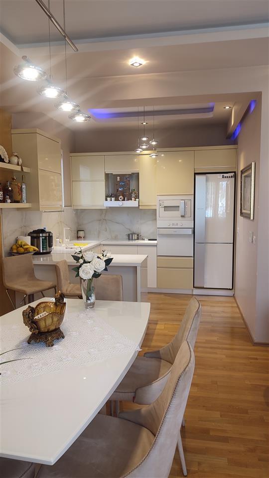 Shitet super vilë në lagjen 1 maj