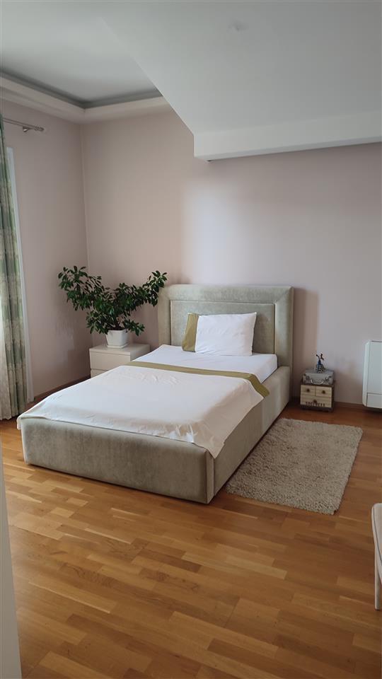 Shitet super vilë në lagjen 1 maj