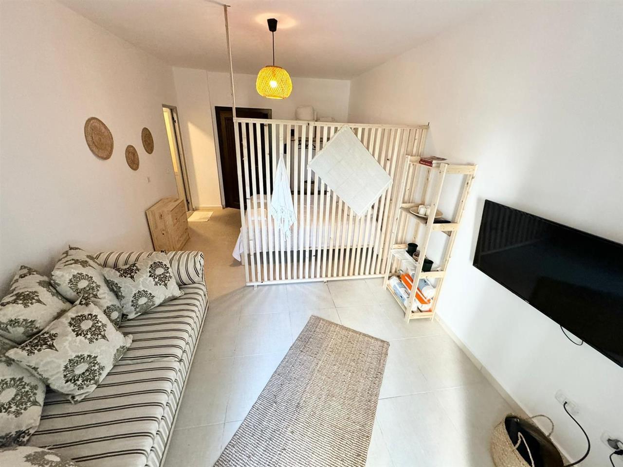 Shitet garsoniere Lungomare