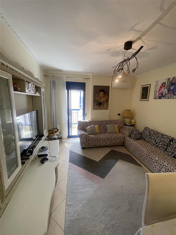 Apartament 2+1 Fier te mertiret