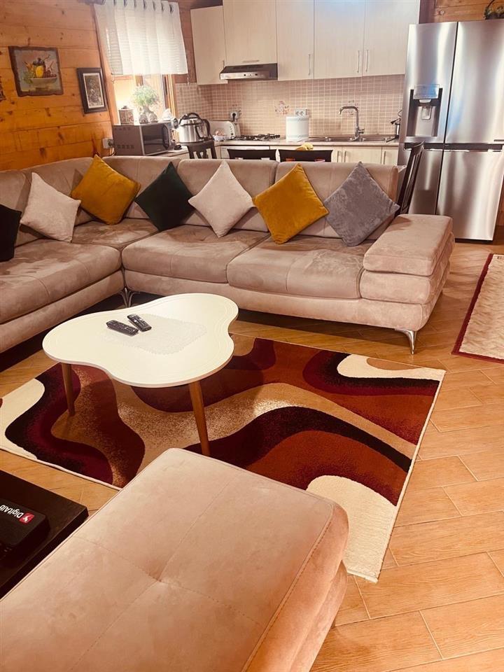 Shitet vila tek Gjiri i Lalzit