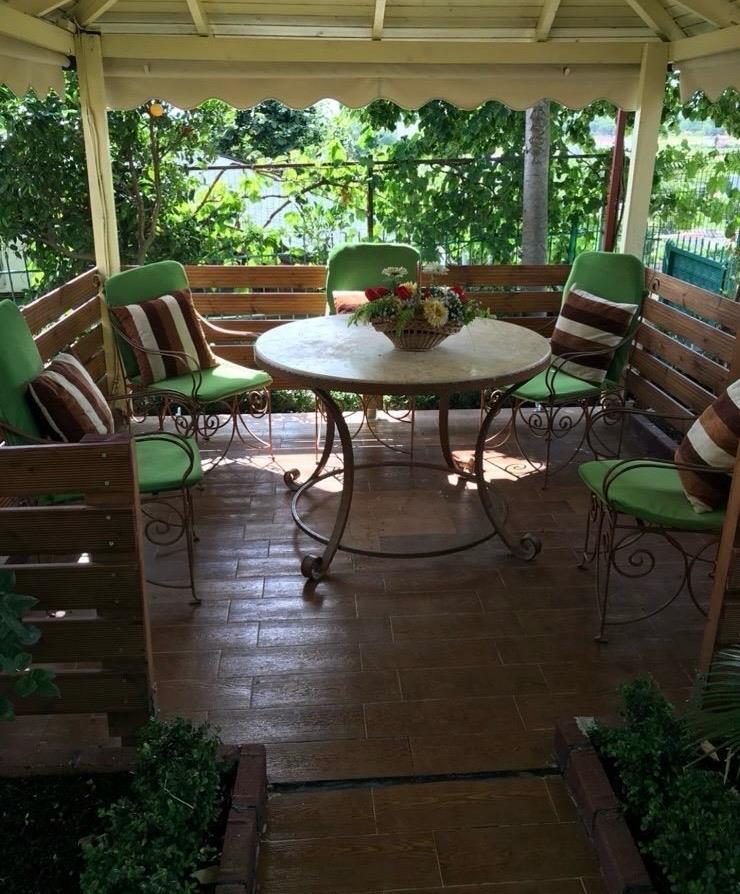 Shitet vila tek Gjiri i Lalzit