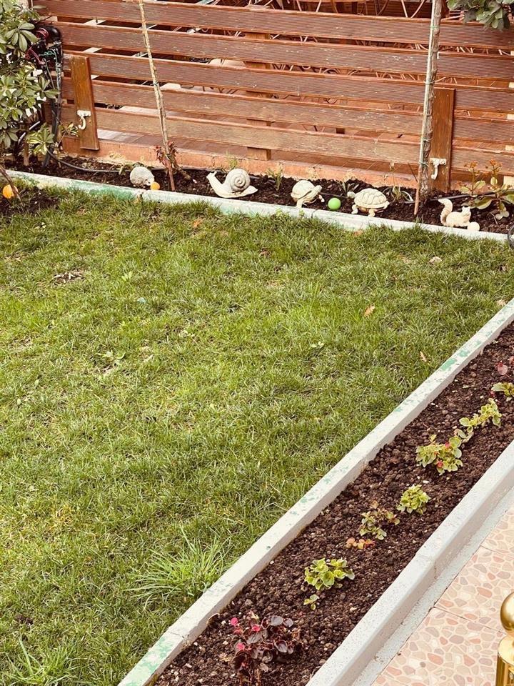 Shitet vila tek Gjiri i Lalzit