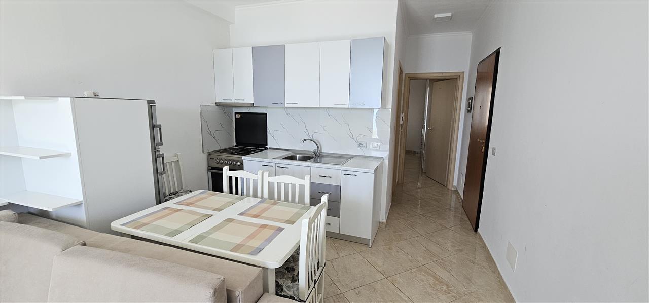 Apartment 1+1 me qera ditore 40€ dita. Radhim plazh vlore