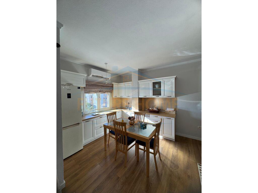 Shitet, Apartament 2+1, Rruga e Elbasanit