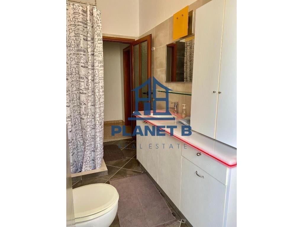 JEPET ME QIRA APARTAMENT 2+1+2 NË LUNGO MARE,VLORË