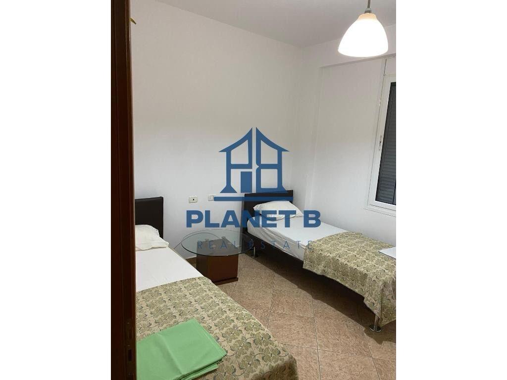 JEPET ME QIRA APARTAMENT 2+1+2 NË LUNGO MARE,VLORË