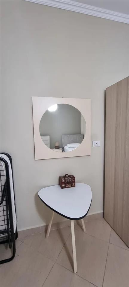 Jepet me qera apartamenti 1+1 në lagjen Jani Vruho.BERAT