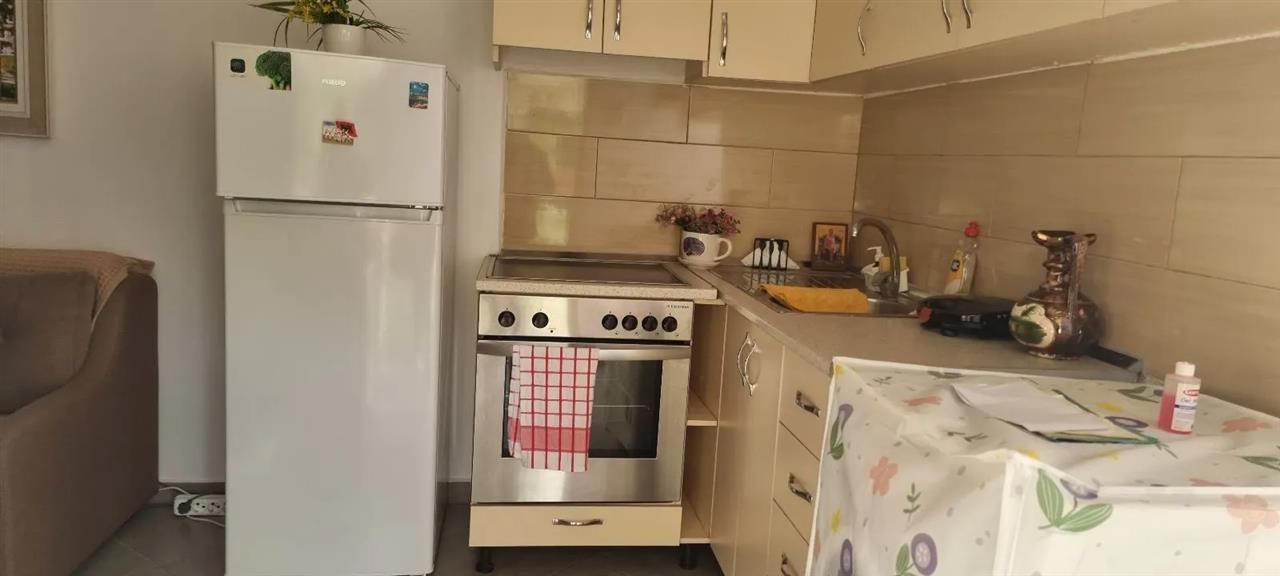 Jepet me qera apartamenti 1+1 në lagjen Jani Vruho.BERAT