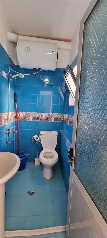 Jepet me qera apartamenti 1+1 në lagjen Jani Vruho.BERAT