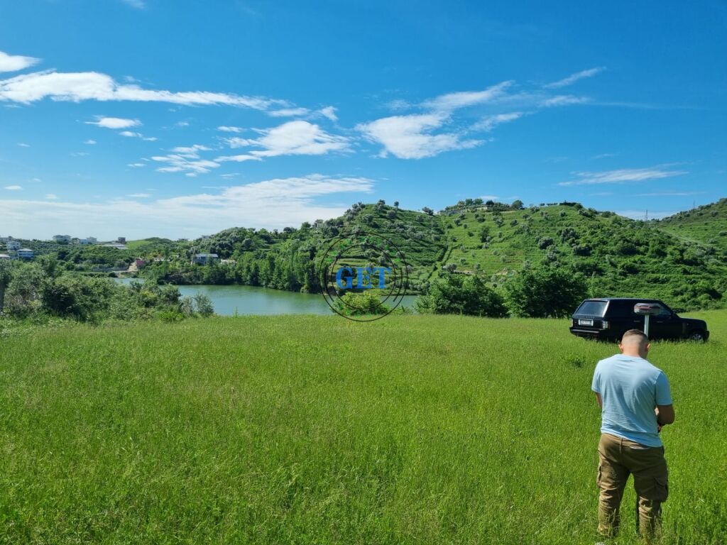 Shitet Tokë , Spitall,Durres