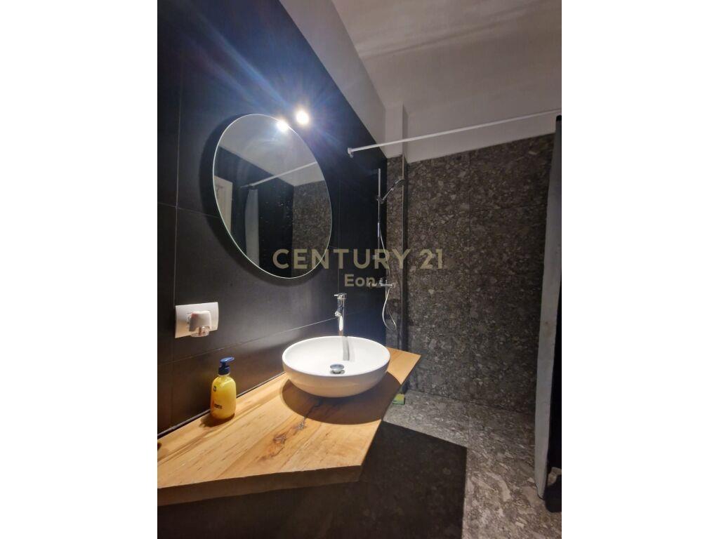 JEPET ME QERA 2+1 , PRANE BULEVARDIT KRYESOR !