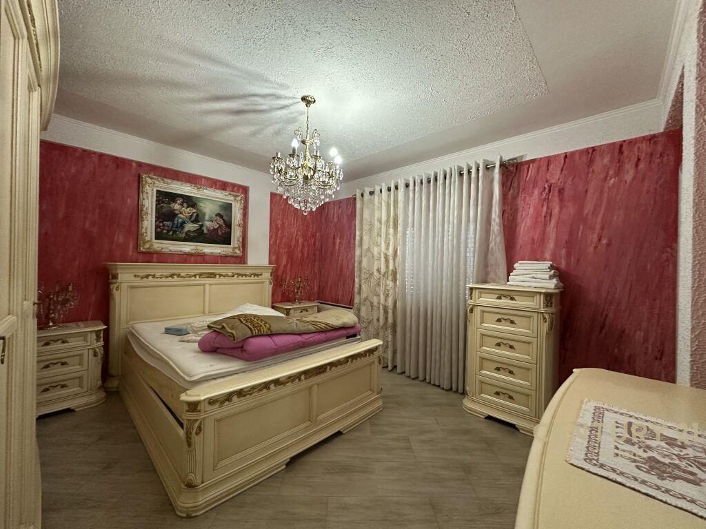 JEPET ME QIRA APARTAMENT 2+1+2+POST PARKIMI TEK KOMUNA E PAR