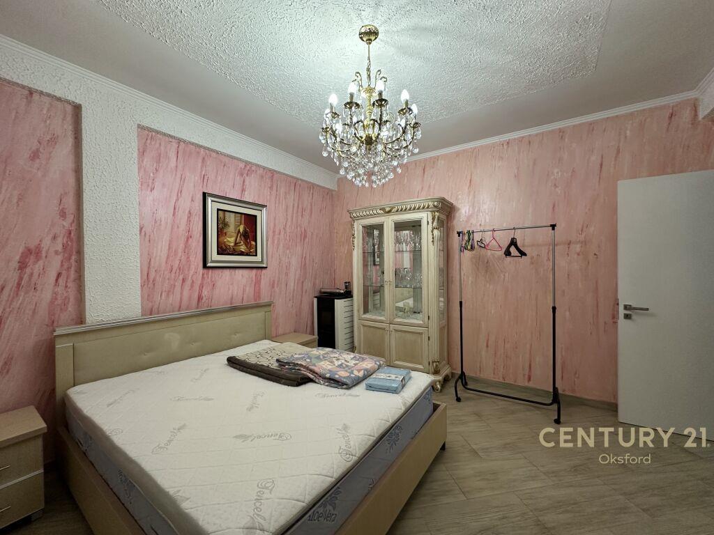 JEPET ME QIRA APARTAMENT 2+1+2+POST PARKIMI TEK KOMUNA E PAR