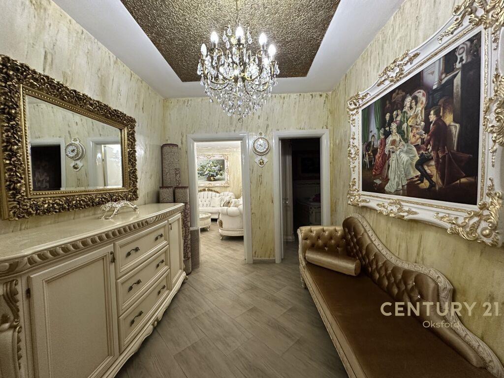 JEPET ME QIRA APARTAMENT 2+1+2+POST PARKIMI TEK KOMUNA E PAR