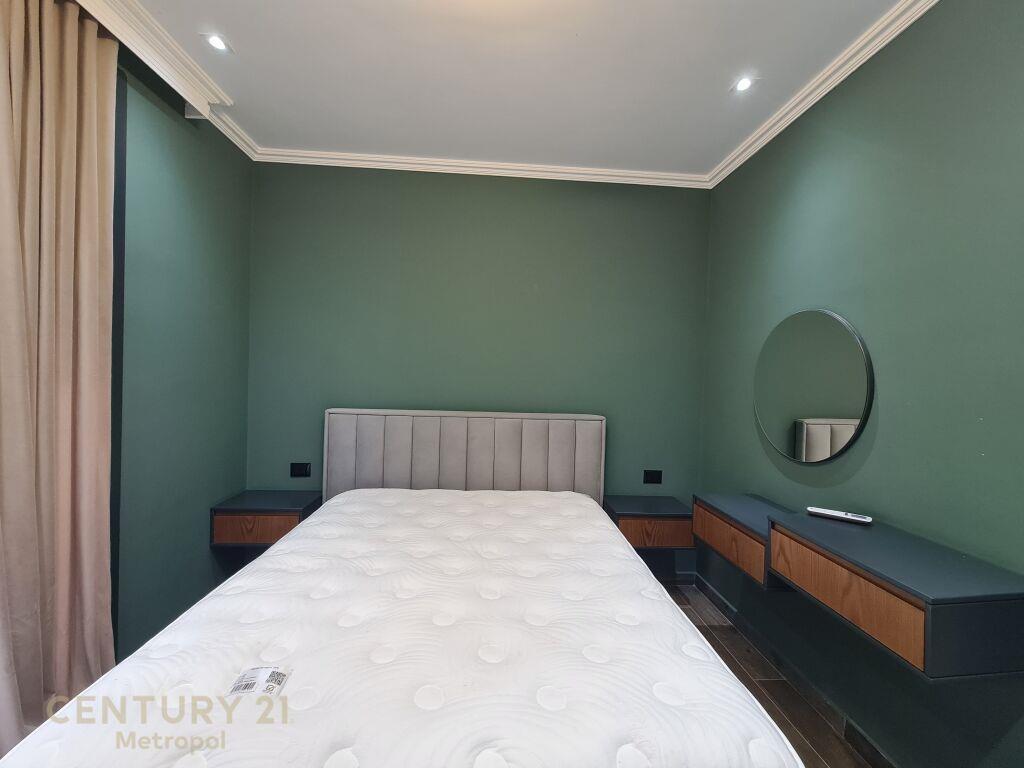 OFROHET PER QIRA APARTAMENT 1+1 ME post parkimi-TEG!