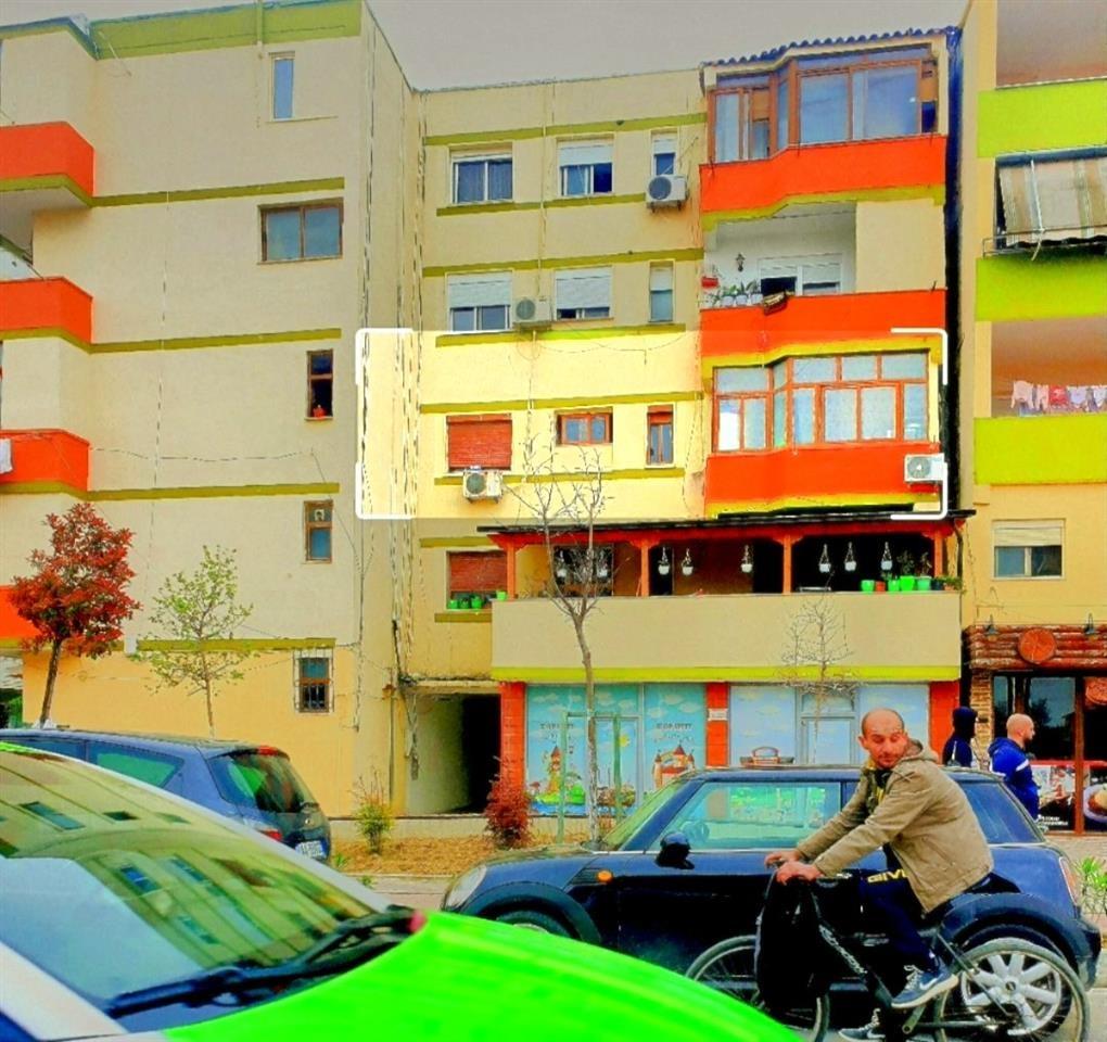 Apartament ▪︎3+1+1▪︎kati 3-te▪︎”15 Tetori Fier”