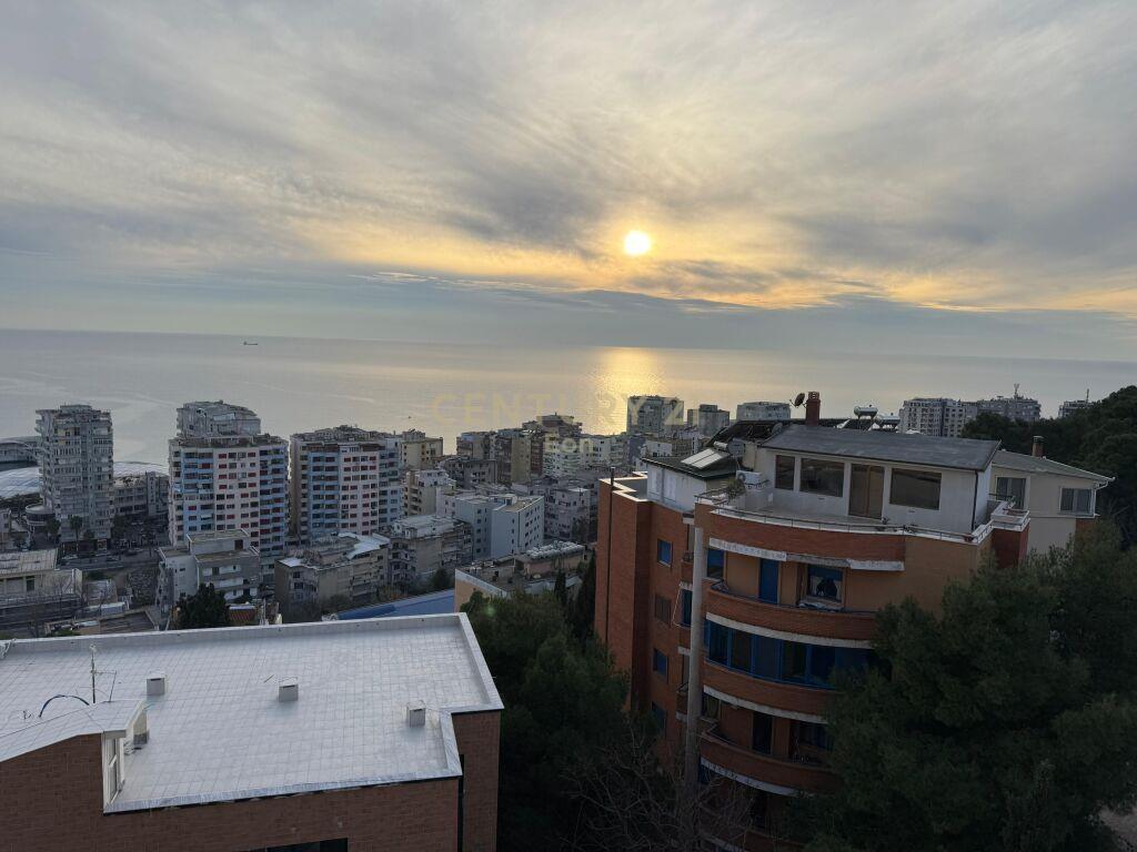 SHITET SUPER APARTAMENT LUKSOZ TEK VILA E ZOGUT! (+GARAZH)