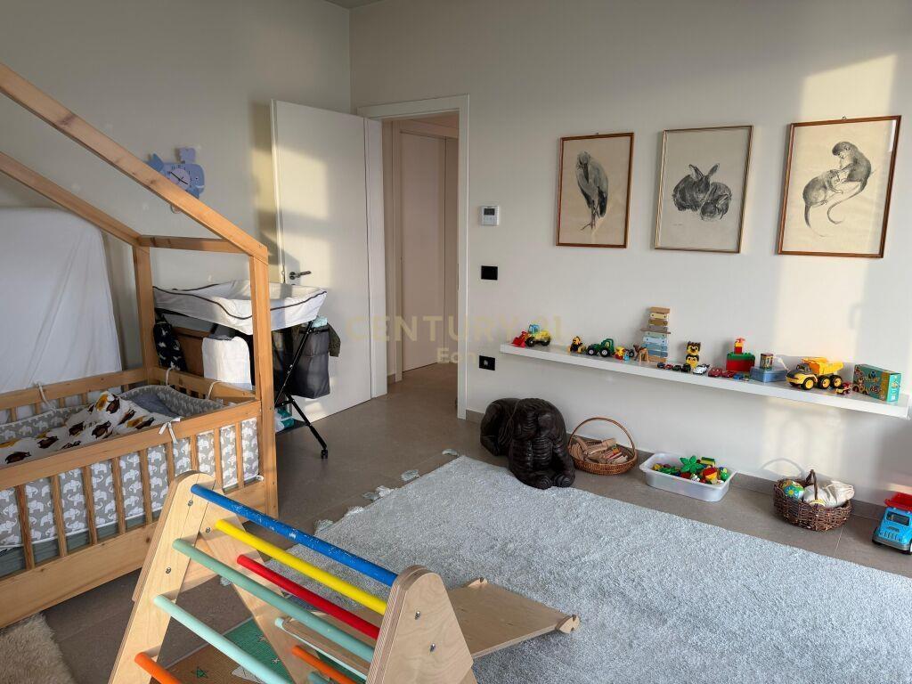 SHITET SUPER APARTAMENT LUKSOZ TEK VILA E ZOGUT! (+GARAZH)