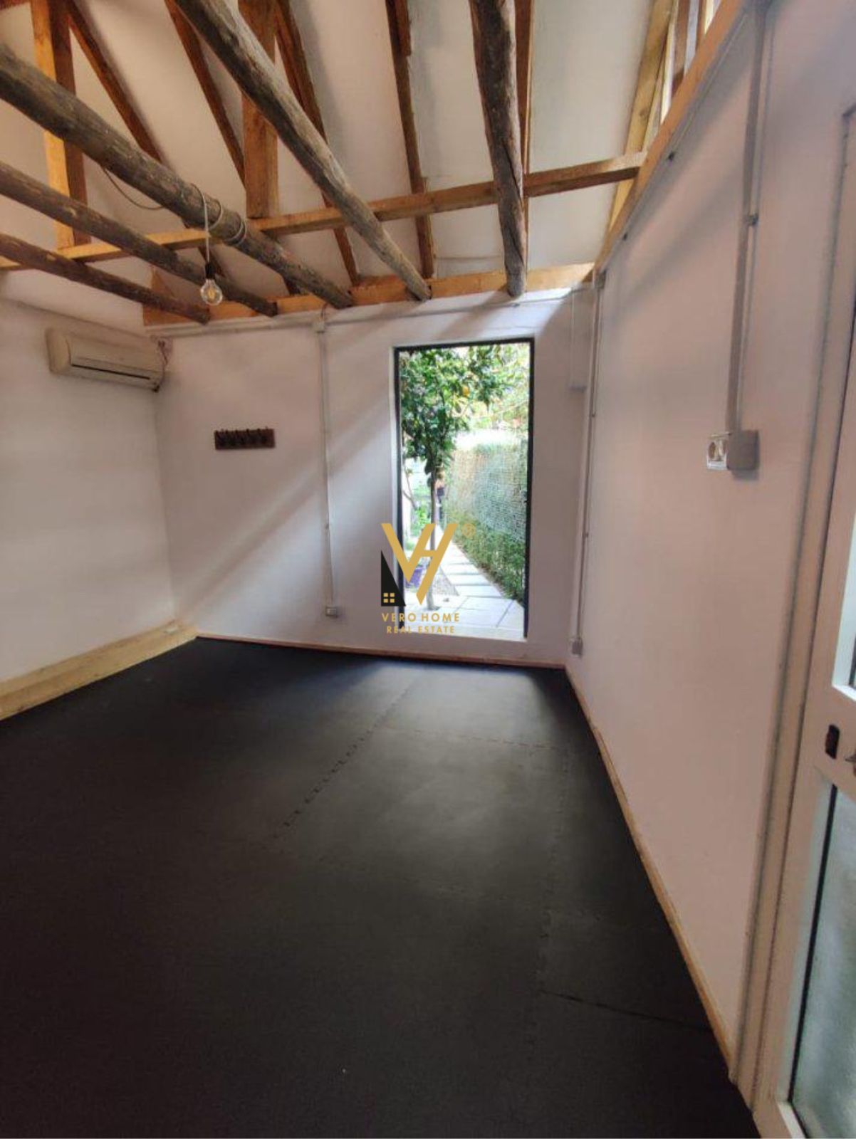 16 M2 ME QERA TE MYSLYM SHYRI 370 EURO