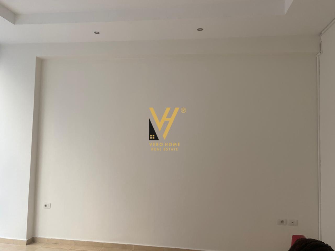 28 M2 ME QERA TE UNAZA E RE 30.000 LEKE