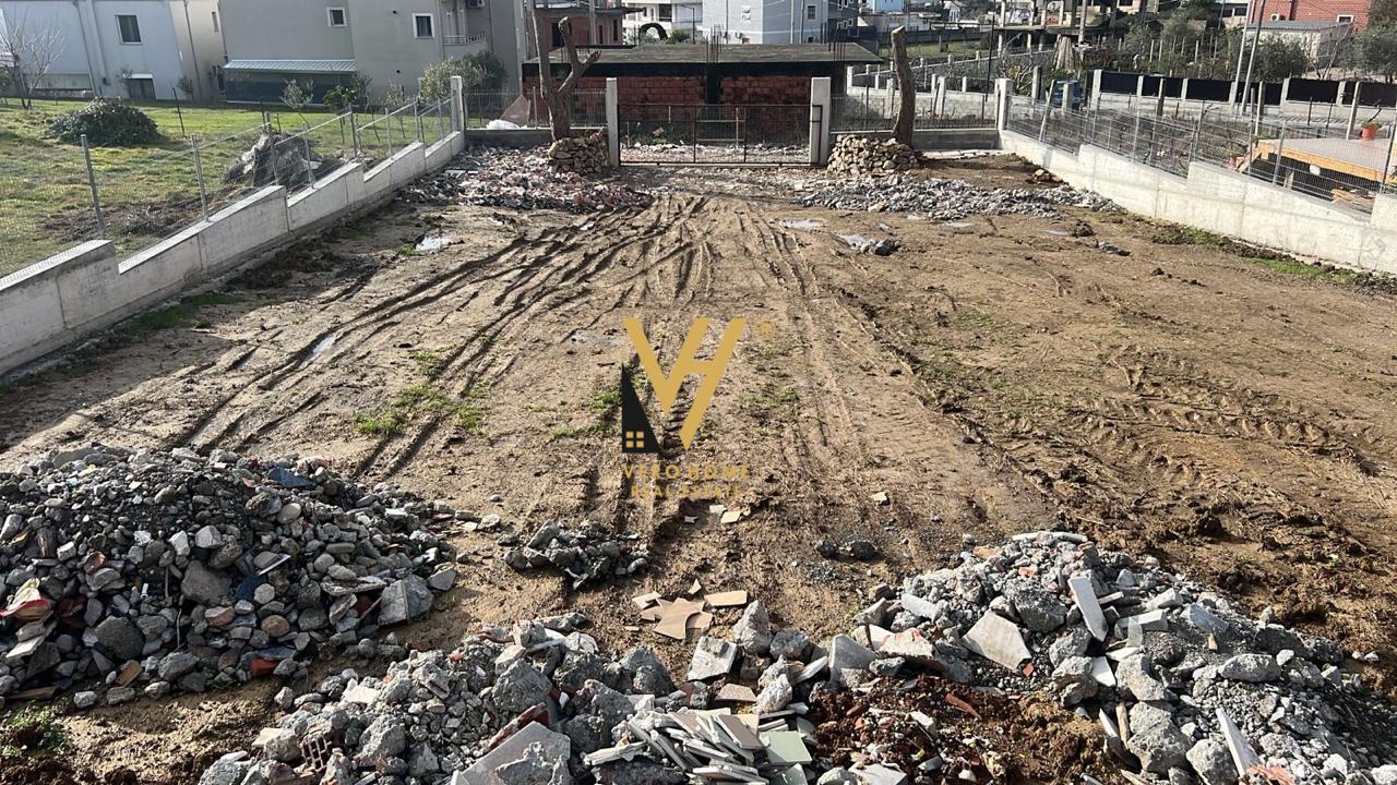 TOKE 450 M2 ME QERA NE PASKUQAN 400 EURO