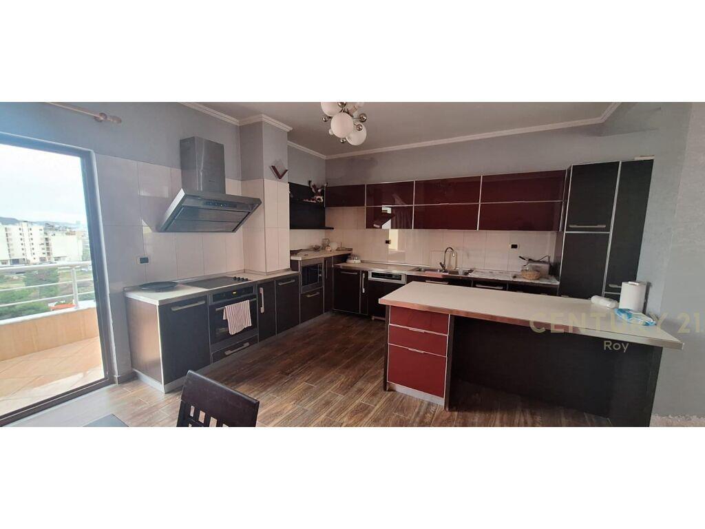 SHITET PAPAFINGO ME PAMJE DETI NE PLAZH!