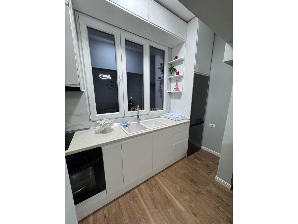 Shiten 2 Apartamente 1+1 në Ali Demi – Mundësi e Shkëlqyer I