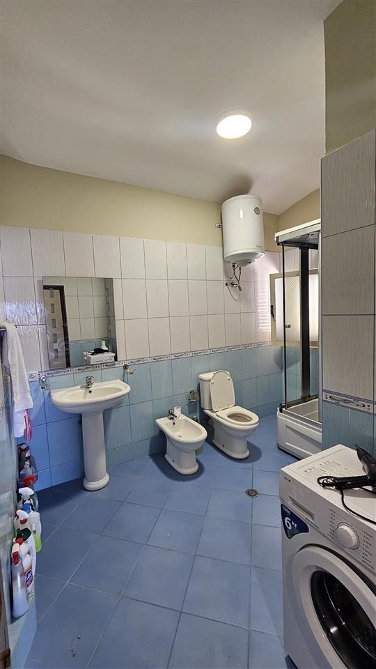 PAPAFINGO ME QERA ISHRAJONI